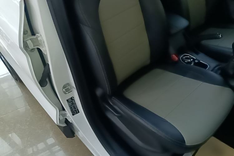 Used Wuling Hongguang S3 2019 1.5L Manual Standard Version China VI Standard Right Front Seat