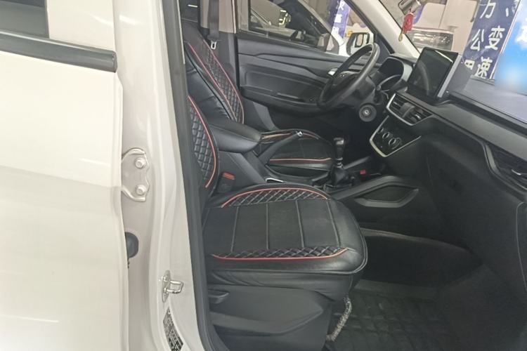Used Wuling Hongguang S3 2019 1.5L Manual Standard Version China VI Standard Right Front Seat