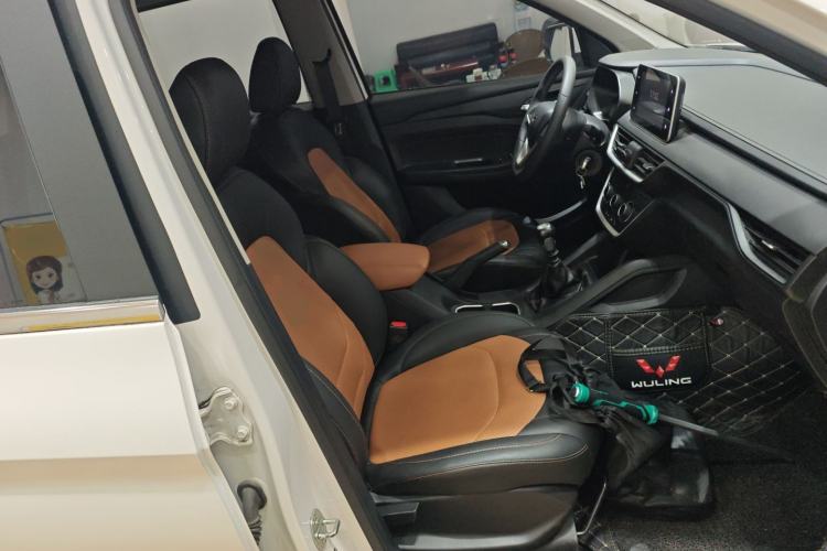 Used Wuling Hongguang S3 2019 1.5L Manual Comfort Model China VI Standard Right Front Seat