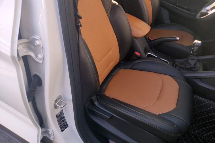 Used Wuling Hongguang S3 2019 1.5L Manual Comfort Model China VI Standard Right Front Seat