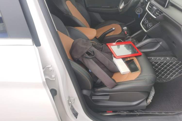 Used Wuling Hongguang S3 2019 1.5L Manual Comfort Model China VI Standard Right Front Seat