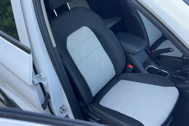 Used Wuling Hongguang S3 2019 1.5L Manual Standard Version China VI Standard Right Front Seat