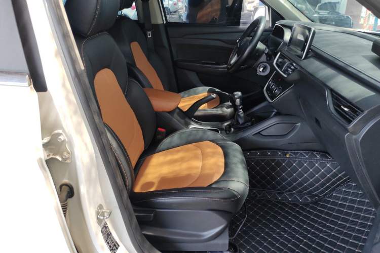 Used Wuling Hongguang S3 2019 1.5L Manual Comfort Model China VI Standard Right Front Seat