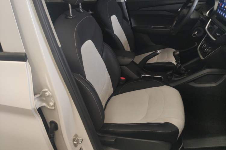 Used Wuling Hongguang S3 2019 1.5L Manual Standard Version China VI Standard Right Front Seat