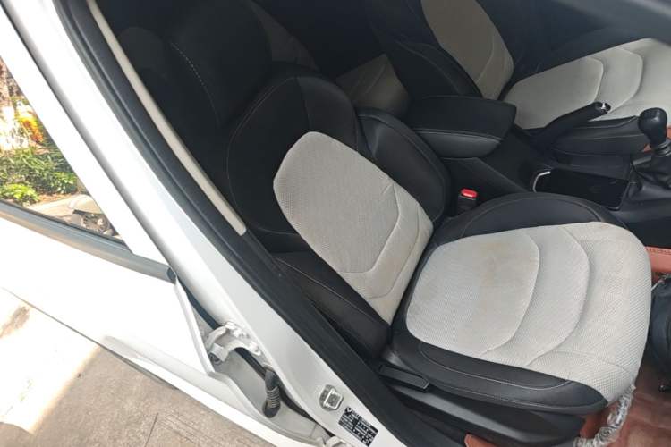 Used Wuling Hongguang S3 2019 1.5L Manual Standard Version China VI Standard Right Front Seat