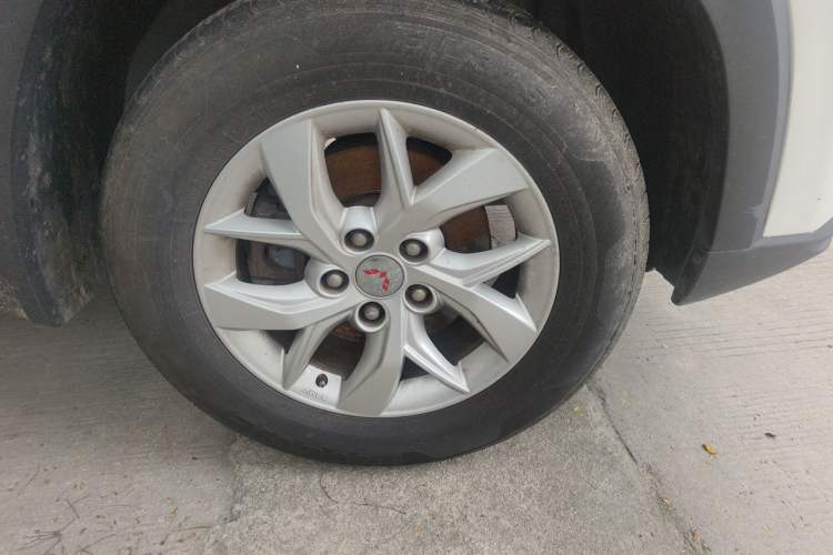 Used Wuling Hongguang S3 2019 1.5L Manual Luxury Model China VI Standard Right Front Wheel Hub