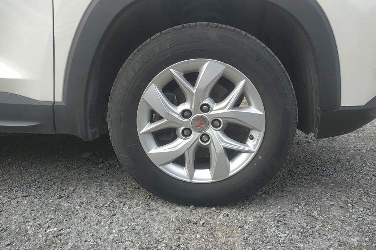 Used Wuling Hongguang S3 2019 1.5L Manual Standard Version China VI Standard Right Front Wheel Hub