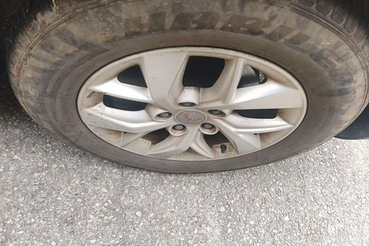 Used Wuling Hongguang S3 2019 1.5L Manual Comfort Model China VI Standard Right Front Wheel Hub