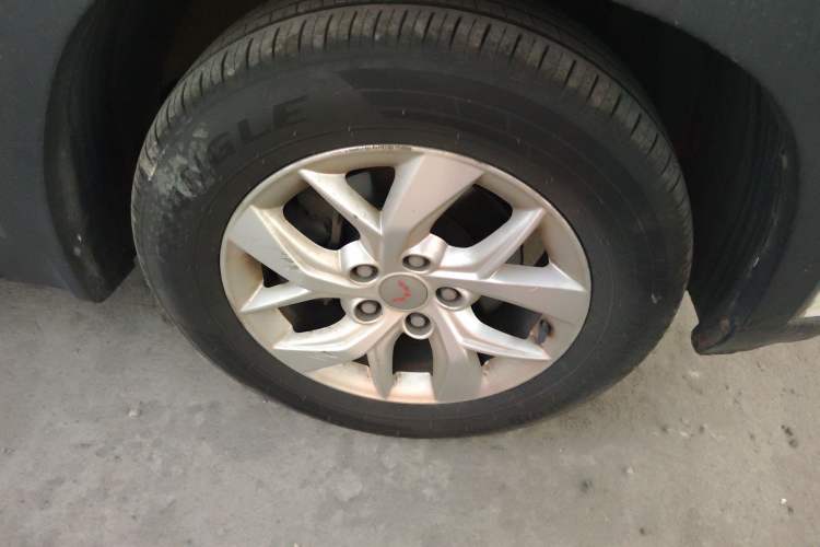 Used Wuling Hongguang S3 2019 1.5T Manual Comfort Edition China VI Standard Right Front Wheel Hub