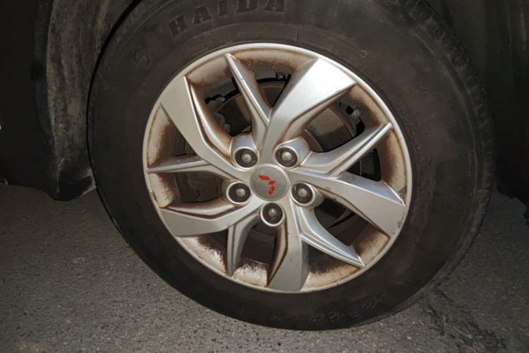 Used Wuling Hongguang S3 2019 1.5L Manual Standard Version China VI Standard Right Front Wheel Hub