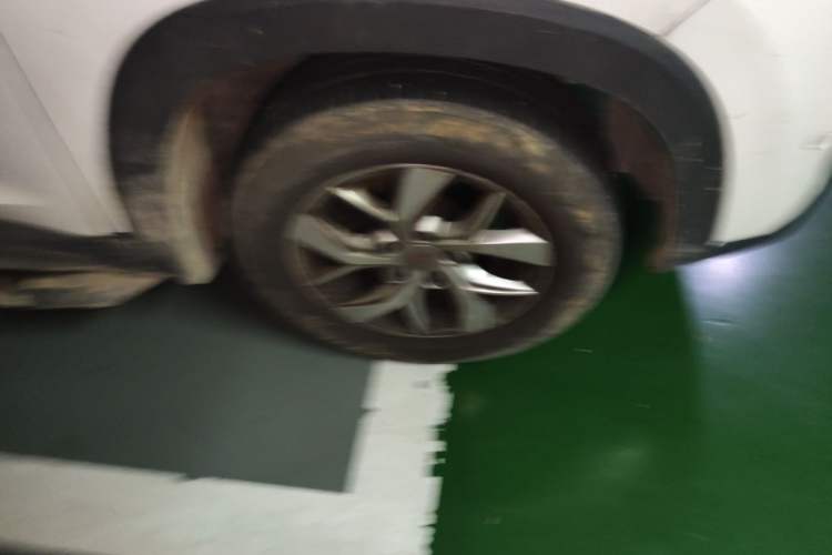 Used Wuling Hongguang S3 2019 1.5L Manual Standard Version China VI Standard Right Front Wheel Hub
