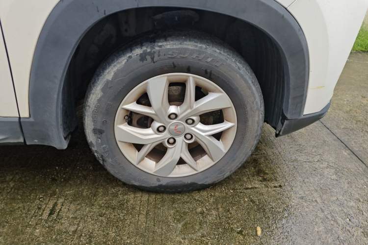 Used Wuling Hongguang S3 2019 1.5L Manual Standard Version China VI Standard Right Front Wheel Hub