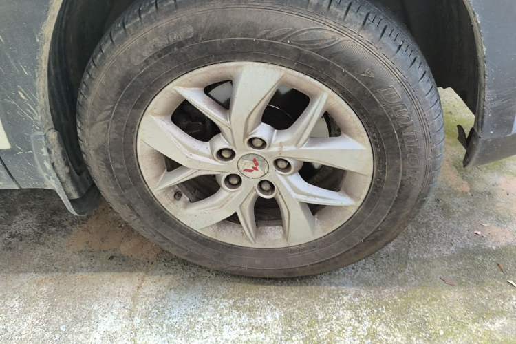 Used Wuling Hongguang S3 2019 Automatic Clutch Version 1.5L Manual Luxury Model China V Standard Right Front Wheel Hub