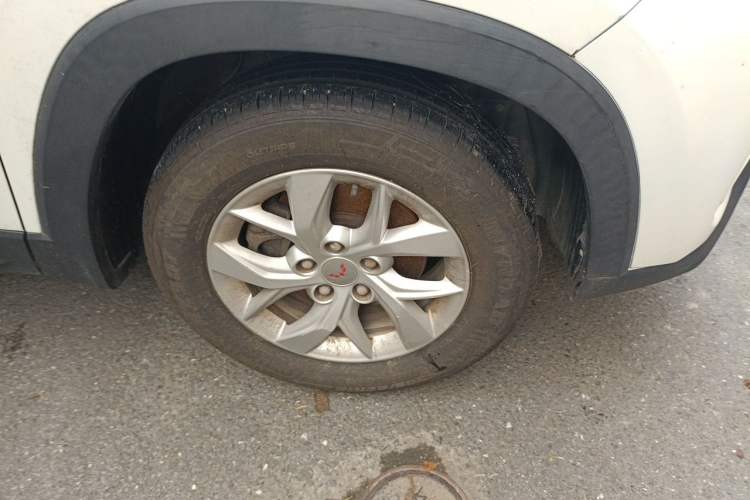Used Wuling Hongguang S3 2019 1.5L Manual Standard Version China VI Standard Right Front Wheel Hub