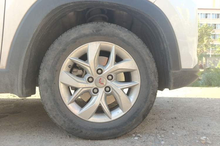 Used Wuling Hongguang S3 2019 1.5L Manual Luxury Model China VI Standard Right Front Wheel Hub