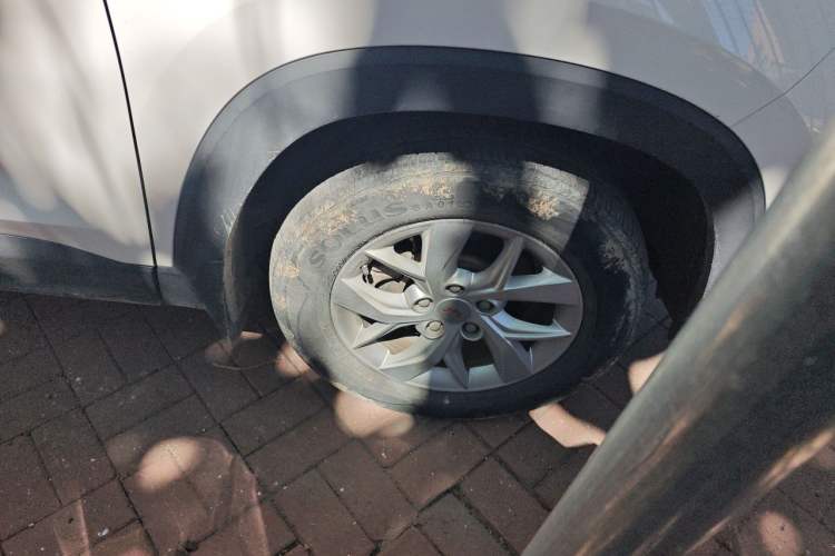 Used Wuling Hongguang S3 2019 1.5L Manual Comfort Model China VI Standard Right Front Wheel Hub