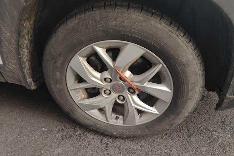 Used Wuling Hongguang S3 2019 1.5L Manual Standard Version China VI Standard Right Front Wheel Hub