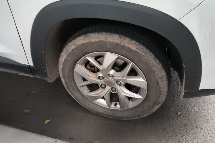 Used Wuling Hongguang S3 2019 1.5T Manual Comfort Edition China VI Standard Right Front Wheel Hub