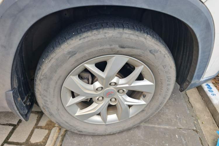 Used Wuling Hongguang S3 2019 1.5L Manual Comfort Model China VI Standard Right Front Wheel Hub