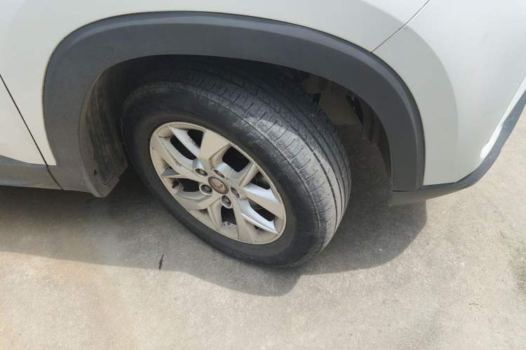 Used Wuling Hongguang S3 2019 1.5L Manual Comfort Model China VI Standard Right Front Wheel Hub