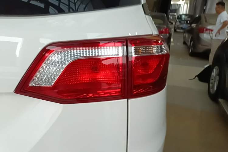 Used Wuling Hongguang S3 2019 1.5L Manual Standard Version China VI Standard Right Rear Taillight