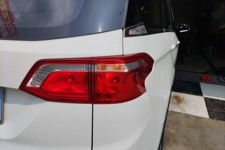 Used Wuling Hongguang S3 2019 Automatic Clutch Version 1.5L Manual Luxury Model China V Standard Right Rear Taillight