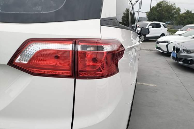 Used Wuling Hongguang S3 2019 1.5L Manual Standard Version China VI Standard Right Rear Taillight