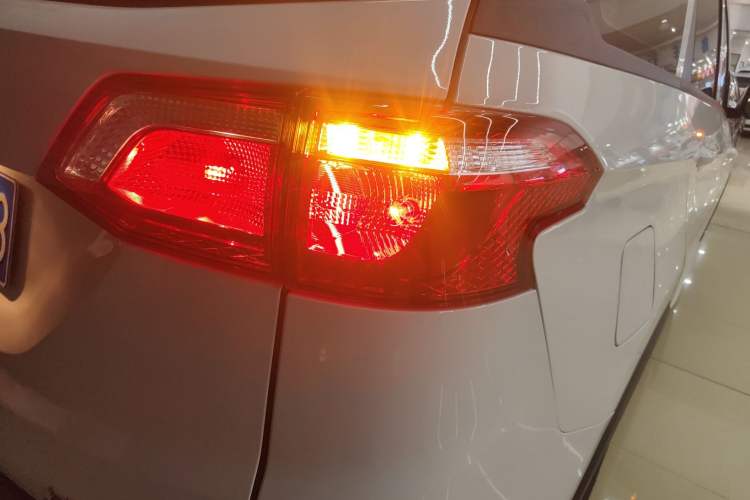 Used Wuling Hongguang S3 2019 1.5L Manual Standard Version China VI Standard Right Rear Taillight