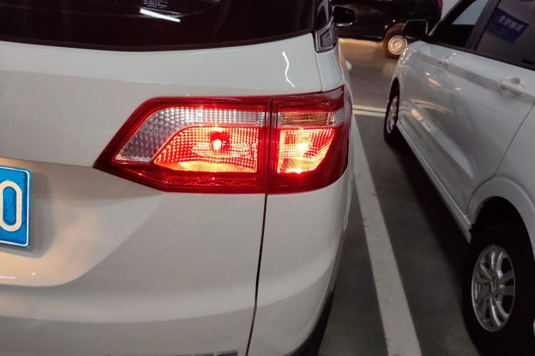 Used Wuling Hongguang S3 2019 1.5L Manual Comfort Model China VI Standard Right Rear Taillight