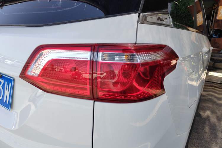 Used Wuling Hongguang S3 2019 1.5L Manual Comfort Model China VI Standard Right Rear Taillight