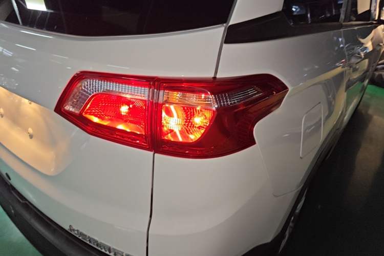 Used Wuling Hongguang S3 2019 1.5L Manual Standard Version China VI Standard Right Rear Taillight