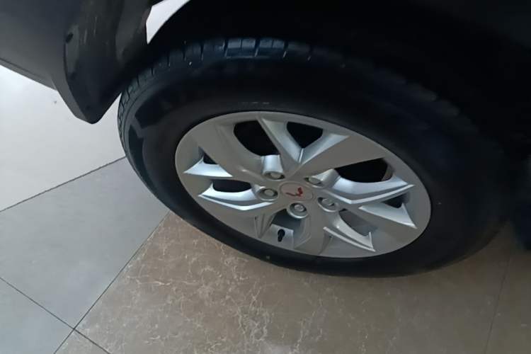 Used Wuling Hongguang S3 2019 1.5L Manual Standard Version China VI Standard Right Rear Wheel Hub