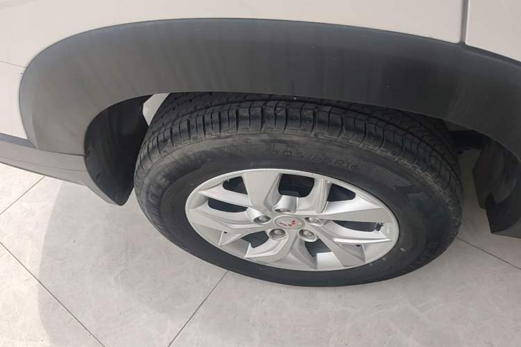 Used Wuling Hongguang S3 2019 1.5L Manual Standard Version China VI Standard Right Rear Wheel Hub