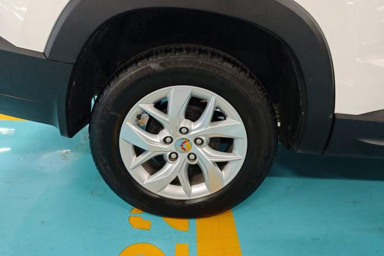Used Wuling Hongguang S3 2019 1.5L Manual Standard Version China VI Standard Right Rear Wheel Hub