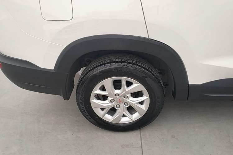 Used Wuling Hongguang S3 2019 1.5L Manual Standard Version China VI Standard Right Rear Wheel Hub