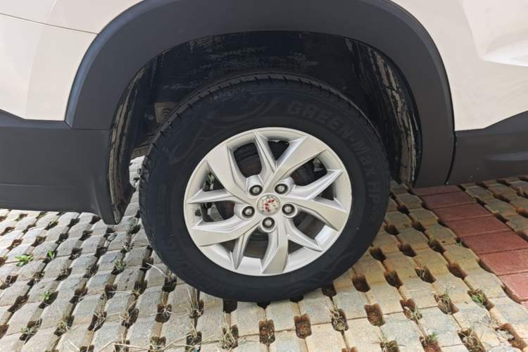 Used Wuling Hongguang S3 2019 1.5L Manual Comfort Model China VI Standard Right Rear Wheel Hub