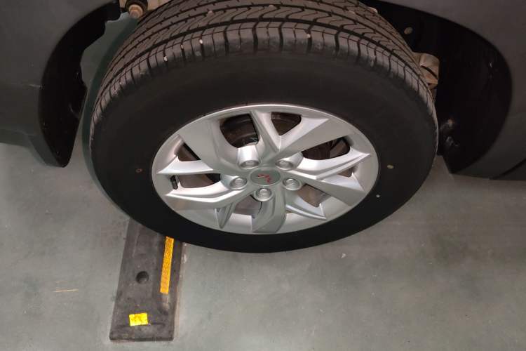 Used Wuling Hongguang S3 2019 1.5L Manual Comfort Model China VI Standard Right Rear Wheel Hub