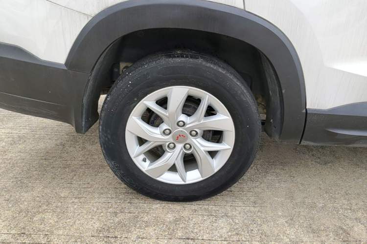Used Wuling Hongguang S3 2019 1.5L Manual Comfort Model China VI Standard Right Rear Wheel Hub
