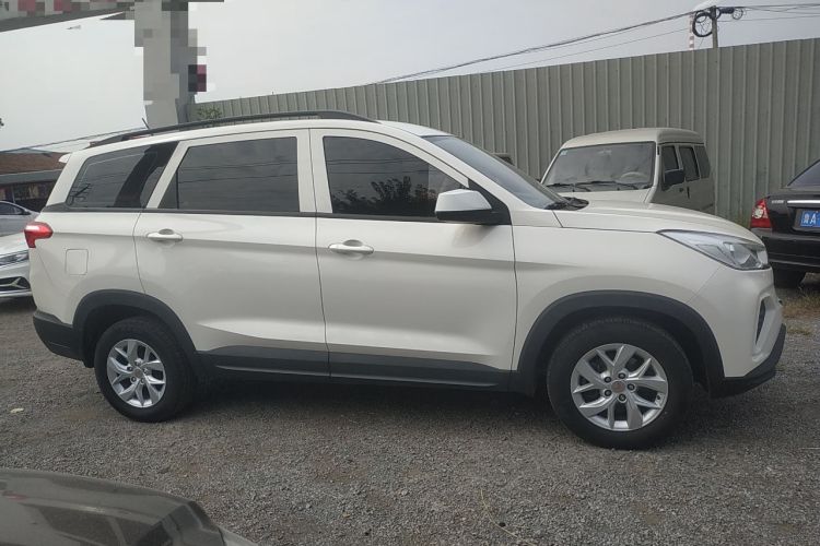 Used Wuling Hongguang S3 2019 1.5L Manual Standard Version China VI Standard Right Side
