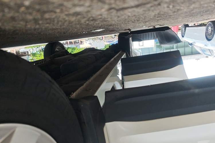 Used Wuling Hongguang S3 2019 1.5L Manual Comfort Model China VI Standard Right Side Sill