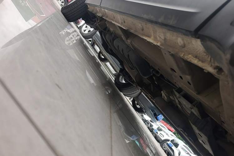 Used Wuling Hongguang S3 2019 1.5L Manual Standard Version China VI Standard Right Side Sill