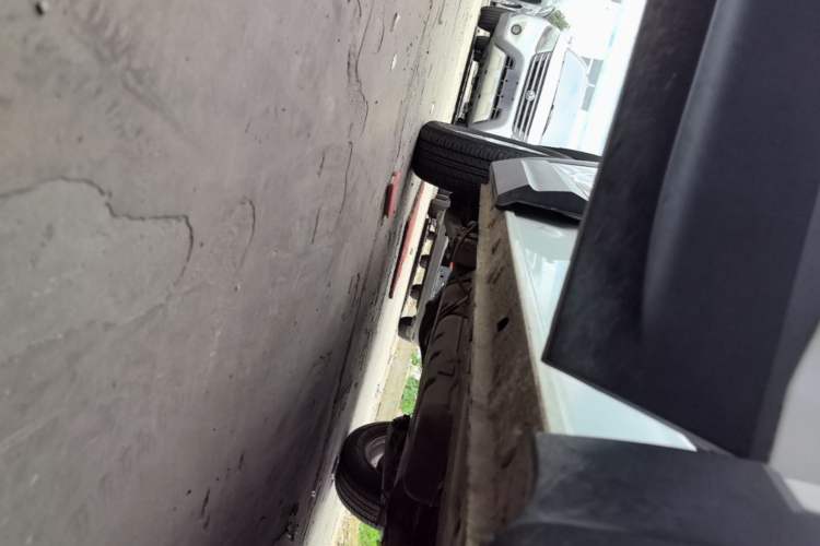 Used Wuling Hongguang S3 2019 1.5L Manual Comfort Model China VI Standard Right Side Sill
