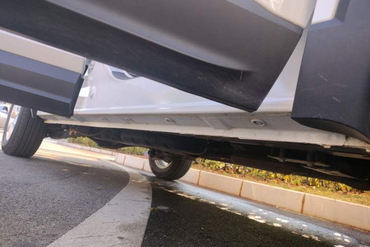 Used Wuling Hongguang S3 2019 1.5L Manual Comfort Model China VI Standard Right Side Sill