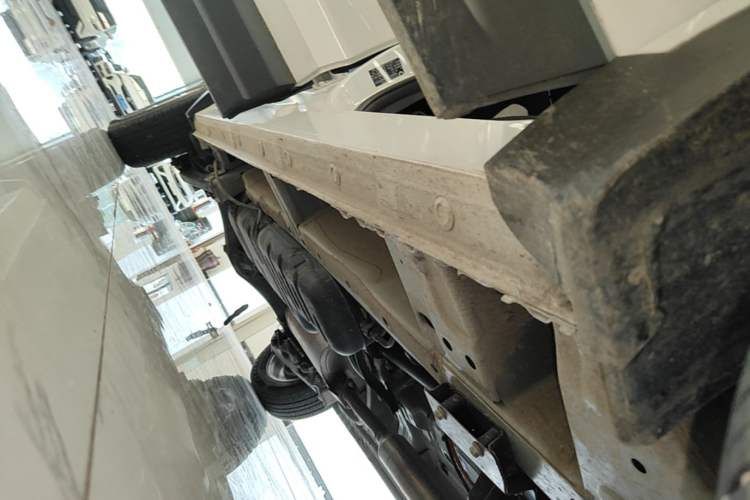 Used Wuling Hongguang S3 2019 1.5L Manual Standard Version China VI Standard Right Side Sill