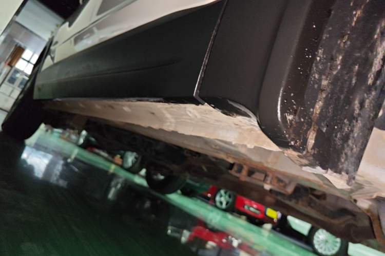 Used Wuling Hongguang S3 2019 1.5L Manual Standard Version China VI Standard Right Side Sill