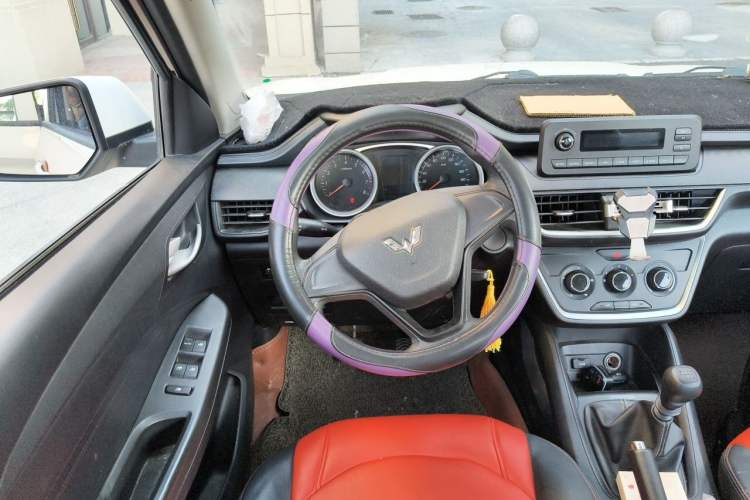 Used Wuling Hongguang S3 2019 1.5L Manual Standard Version China VI Standard Steering Wheel