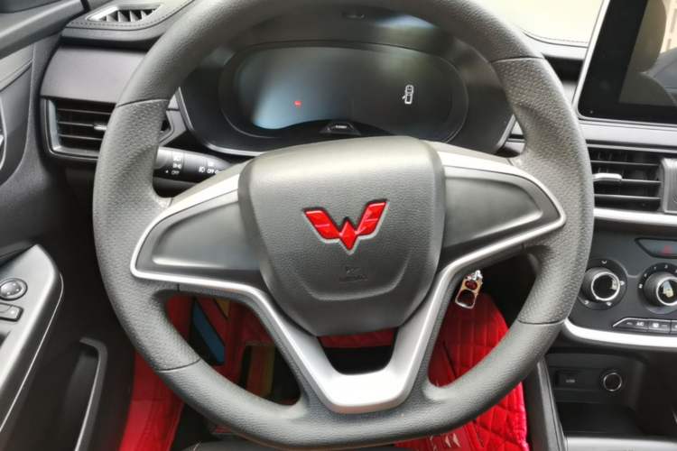 Used Wuling Hongguang S3 2019 1.5L Manual Comfort Model China VI Standard Steering Wheel