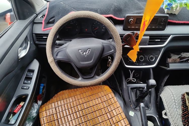 Used Wuling Hongguang S3 2019 1.5L Manual Standard Version China VI Standard Steering Wheel