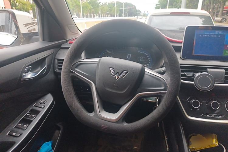 Used Wuling Hongguang S3 2019 1.5L Manual Comfort Model China VI Standard Steering Wheel
