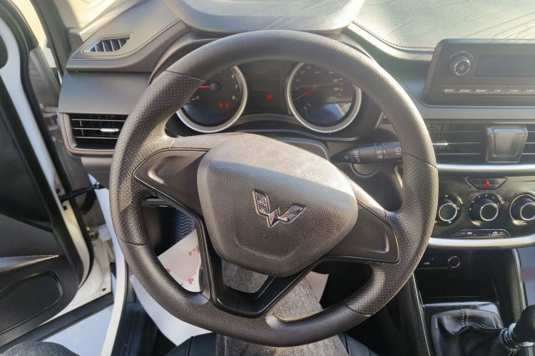 Used Wuling Hongguang S3 2019 1.5L Manual Standard Version China VI Standard Steering Wheel